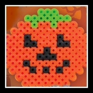 Perler Biggie Beads Pegboards & Patterns: Clear, 3 Pieces 