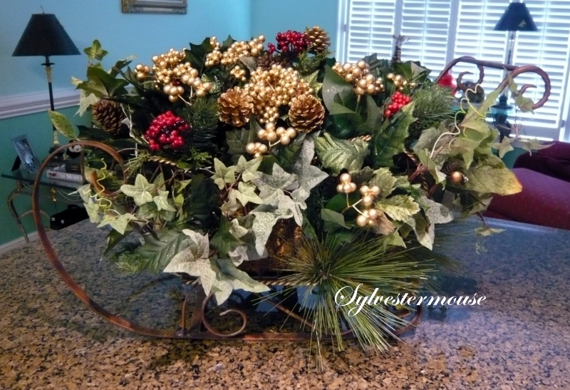 How to Make a Christmas Sleigh Centerpiece