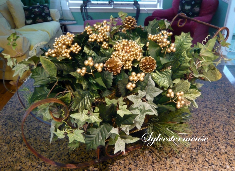 How to Make a Christmas Sleigh Centerpiece