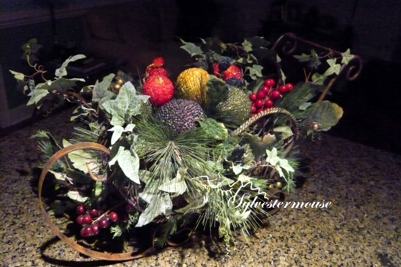 How to Make a Christmas Sleigh Centerpiece