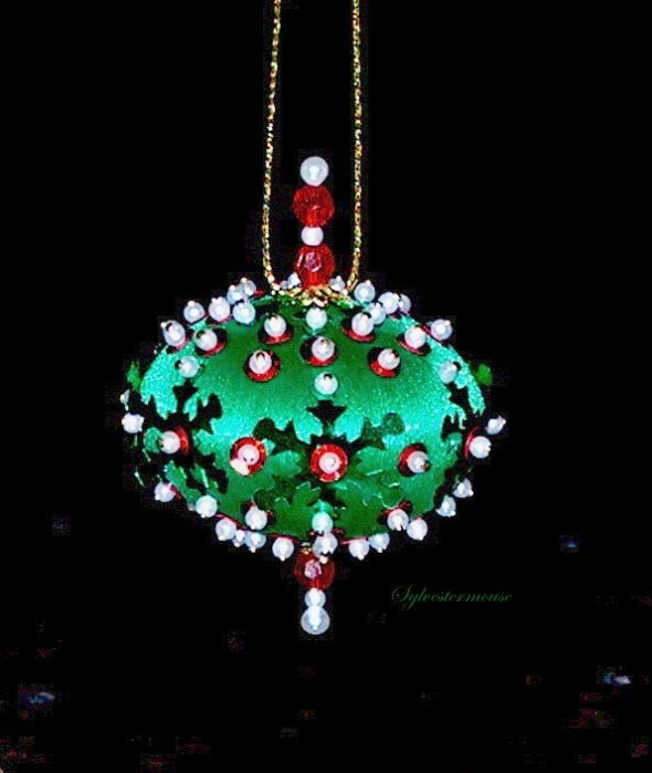 How to Make Beaded Christmas Ornaments
