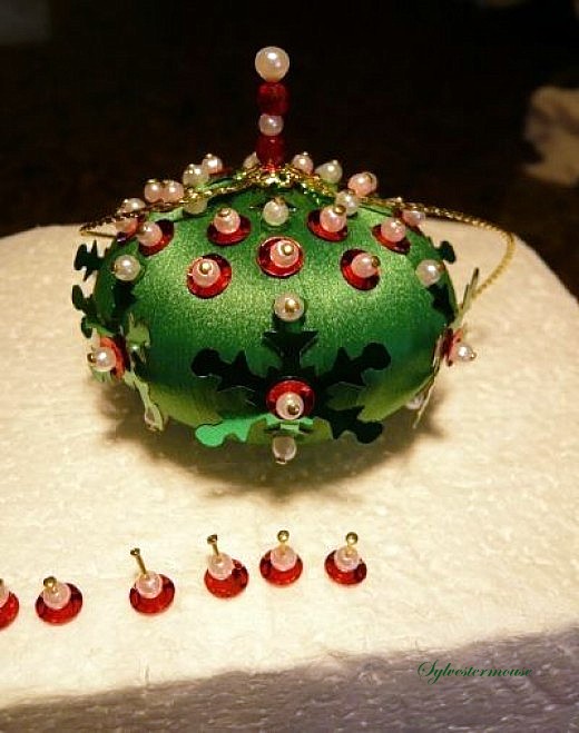  Tutorial: How to Make Beaded Ornaments