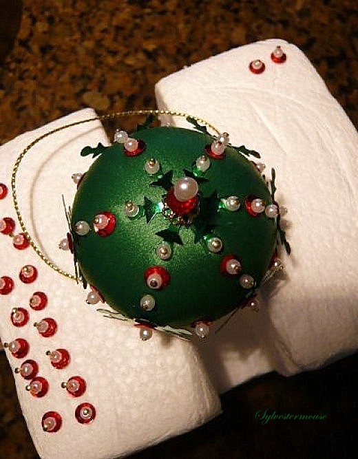  Tutorial: How to Make Beaded Ornaments